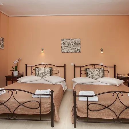 Minavra Athens