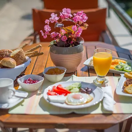 Hotel Minavra Athens