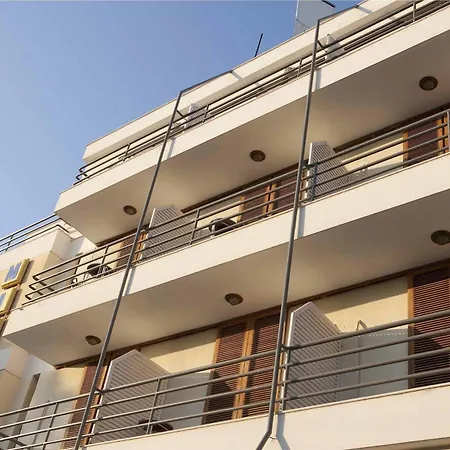 Hotel Minavra