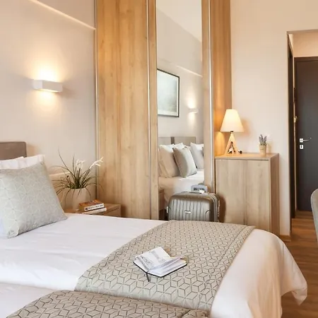 Hotel Minavra
