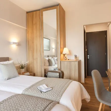 Minavra Athens